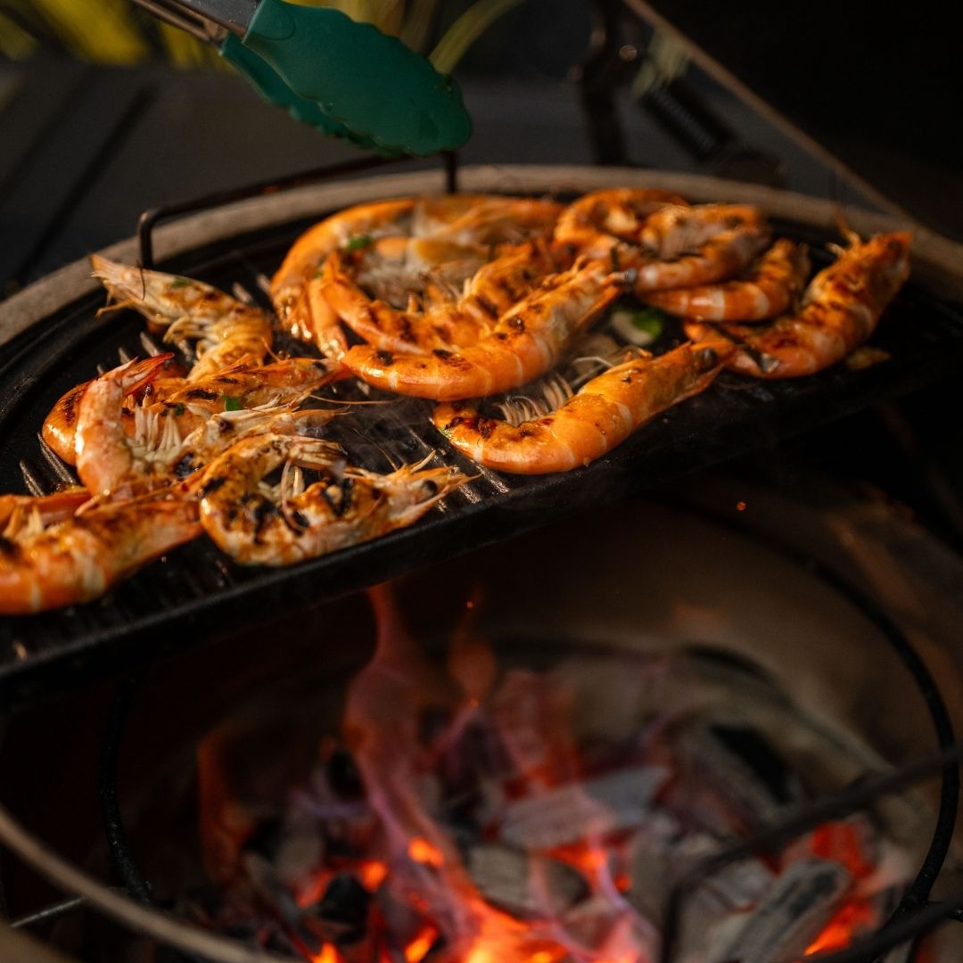 Big Green Egg Half Moon Cast Iron Plancha Griddle