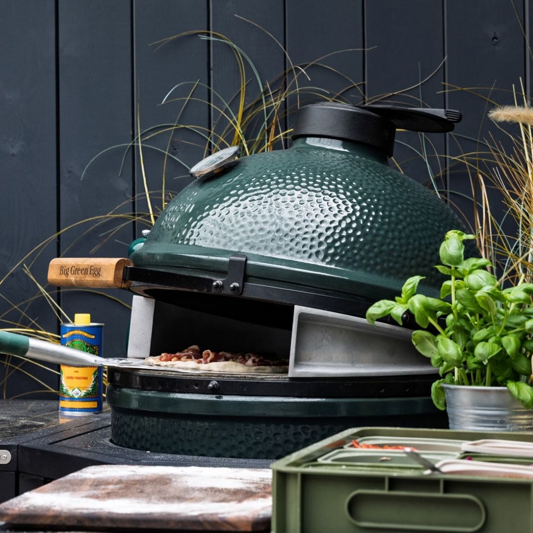Big Green Egg Pizza Oven Wedges