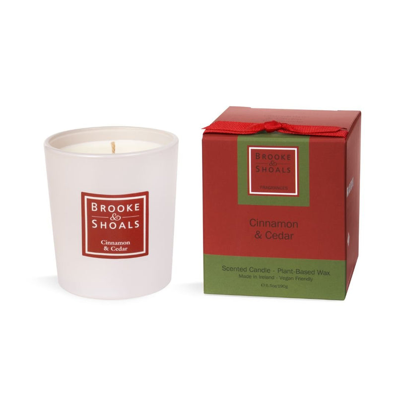 Brooke & Shoals Christmas Candle - Cinnamon & Cedar