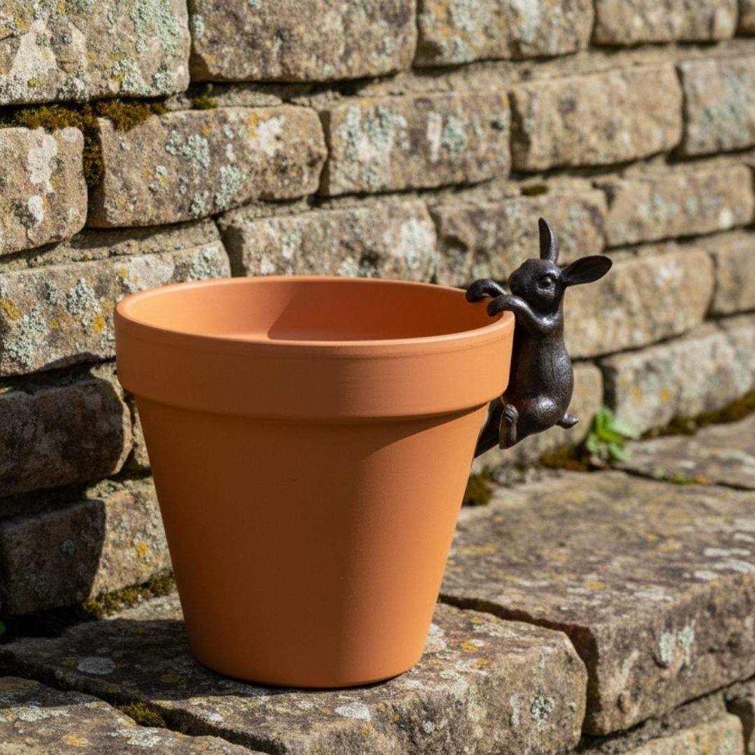 Hare Pot Hanger