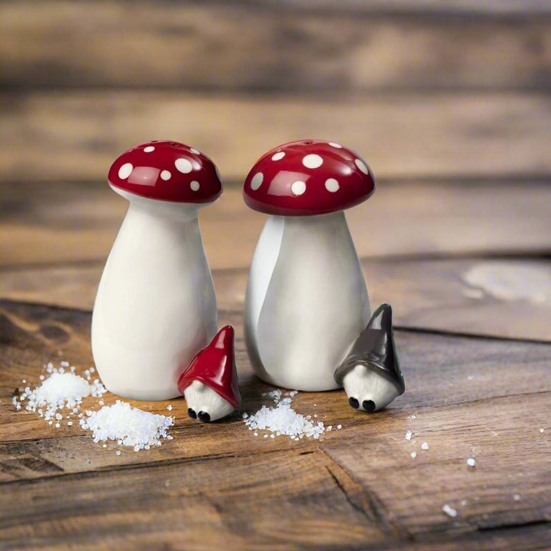 Salt and Pepper Set - Mushrooms With Gnome