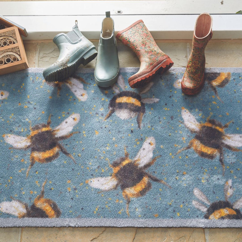 Hug Rug Runner Bee 3 | The Garden House
