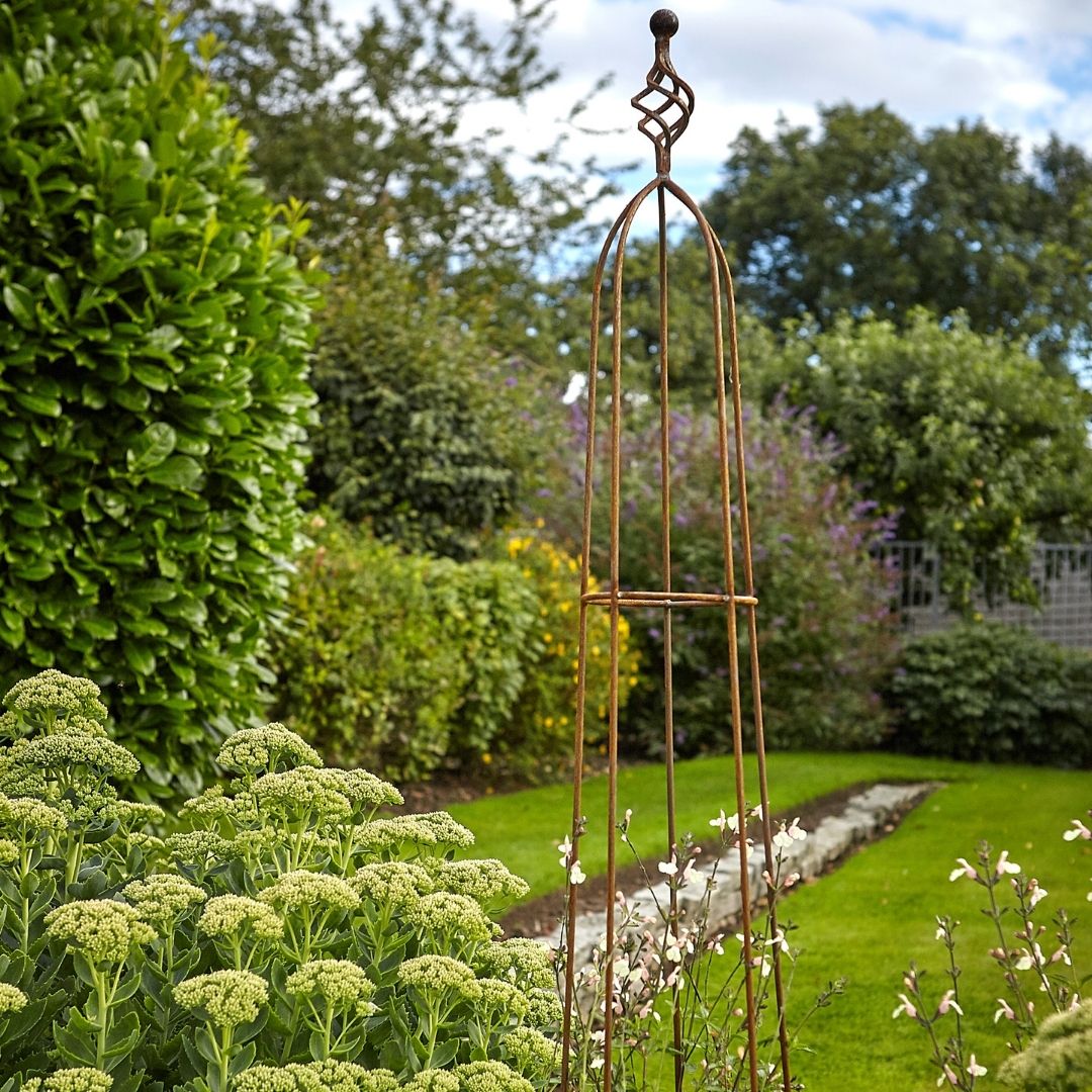 Tom Chambers Priory Obelisk Rust - 1.7m